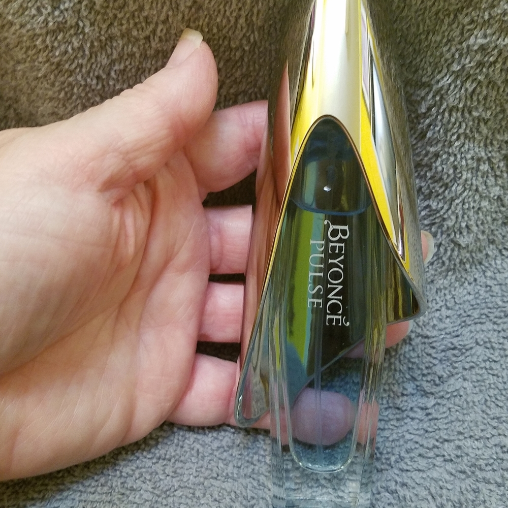 Beyoncé pulse perfume 1.0 fl.oz. New bottle without box. #23.Please go to my p - Picture 2 of 4